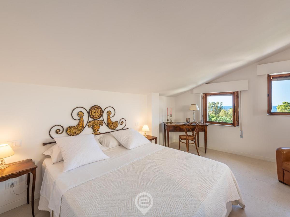 Panoramic Seaview Apartment Su Forti